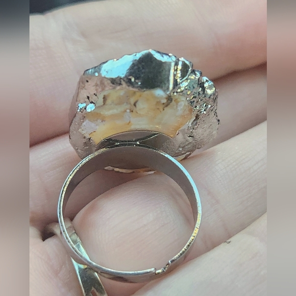 Druzy Agate Geode Ring. Adjustable Crystal Jewlery - Picture 5 of 6